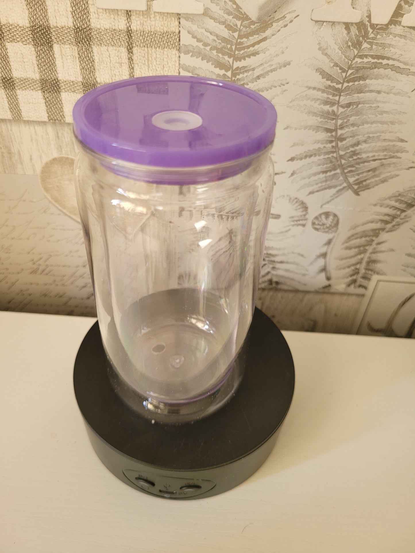 Coloured lid tumblers